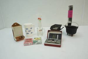lot 321 image: Cast iron collectibles