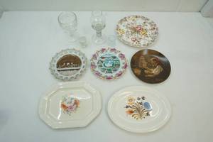 lot 326 image: Decorative plates