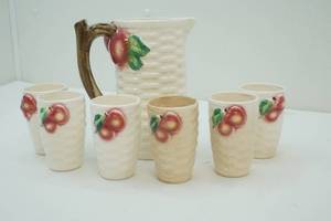 lot 356 image: Vintage Japan 1950s pitcher ,cup set