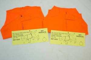 lot 388 image: Met Vest