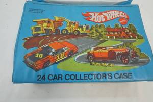 lot 406 image: Hot Wheels case. Hot Wheels