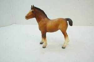 lot 411 image: Breyer Horse