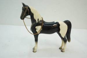 lot 413 image: Breyer Horse