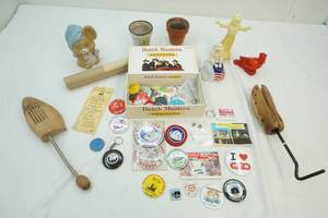 lot 414 image: Collectibles