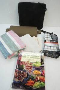 lot 423 image: Towels