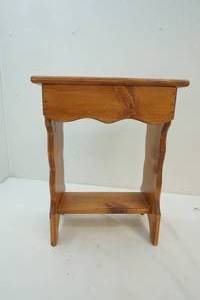 lot 446 image: Side table