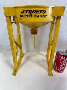 lot 10 image: Structo Super Sandy