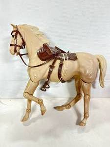 lot 25 image: Marx Beige Jointed Horse with Accessories