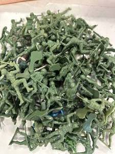 lot 49 image: Large Lot of Green Army Men
