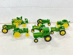 lot 89 image: John Deere Diecast Tractor Collection