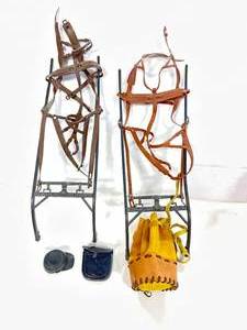 lot 103 image: Johnny West Accessories