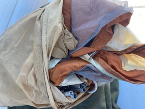 Tent, Curtains