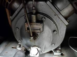 lot 9 image: Ingersoll Rand 7.5 hp. Air Compress...