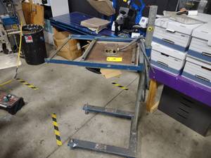 lot 15 image: M&R Spot Heater, 18x18. 220 Volt, S...