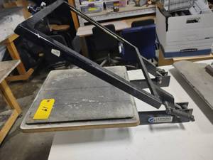 lot 19 image: Hopkins Lock Down Clam-Shell Frame,...