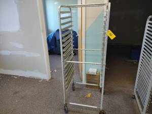 lot 46 image: Aluminum Screen Cart, Fits 23 Scre...