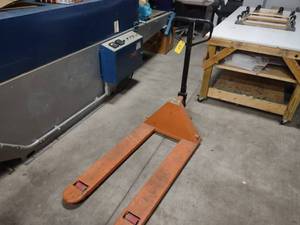 lot 65 image: Pallet Jack...