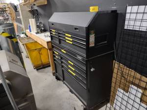 lot 80 image: Husky 15 Drawer Rolling Tool Cabine...