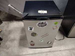 lot 83 image: Haier Compact Refrigerator...