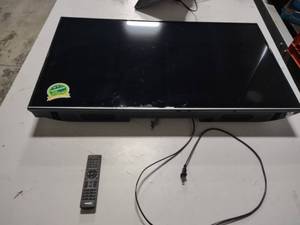 lot 96 image: Hitachi 43 LCD Flat Screen TV with...