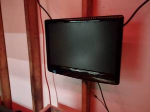 lot 105 image: Toshiba 19 Monitor, Buyer is Respo...
