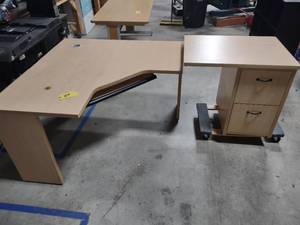 lot 89 image: Corner Office Desk, with File Cabin...