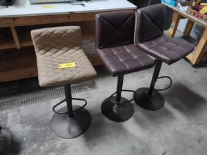 lot 128 image: (3) Stools, Adjustable Height...