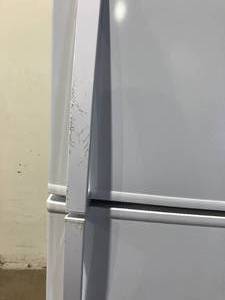 lot 70 image: Kenmore White 21 cu. ft. Top-Freezer Refrigerator with Ice Maker