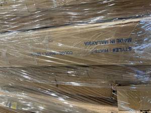 lot 138 image: Wholesale Pallet of Miscellaneous Items - Dining Table, Kitchen Island, Trampoline, Standing Desk, etc...