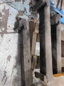 lot 11 image: 42 Class II Block Forklift Forks