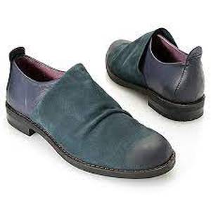 Bueno Passion Two-Tone Leather Slip-on Shoes  Navy Size 40
