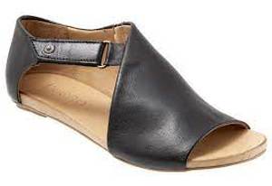 Bueno Kale Leather Buckle Detailed Peep Toe Sandals  Black Size 41