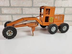 lot 316 image: TONKA State Hi-Way Dept Road Grader - Made from 1955-1960