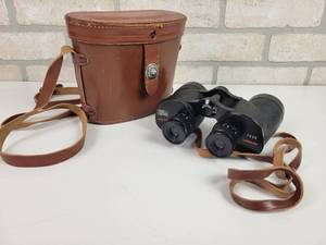 lot 332 image: Vintage BUSHNELL Featherlight 7x35 Binoculars w Case - Works
