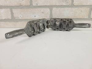 lot 354 image: Vintage PENN SPORT Lead Fishing Sinker Mold No. 18