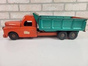 lot 357 image: STRUCTO Pressed Steel Tandem -Axle Pressed Steel Dump truck