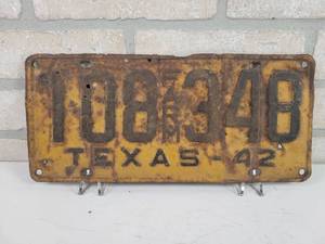 lot 366 image: 1942 Texas Farm License Plate