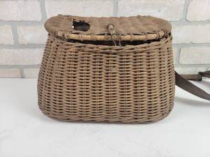 lot 377 image: Vintage Wicker Fish Basket w Strap