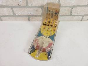 lot 396 image: Vintage MARX Basketelle Pinball Basketball Game - WORKS