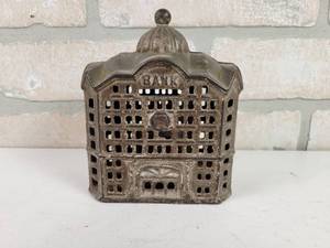 lot 399 image: Antique A.C. Williams Cast Iron Bank