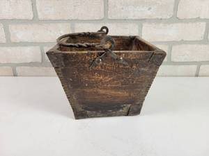 lot 408 image: Antique Handmade Dry Grain Bucket