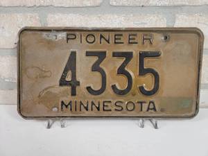 lot 475 image: PIONEER Minnesota License Plate
