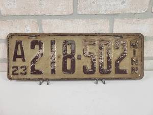 lot 469 image: 1923 Minnesota License Plate