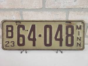 lot 463 image: 1923 Minnesota License Plate