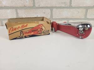lot 479 image: Vintage Can-O-Mat Can Opener w Original Box