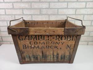 lot 481 image: Antique Banana Crate - Gamble-Robin Company Bismarck, ND