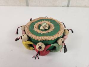 lot 484 image: Vintage Asian Silk Trinket Box