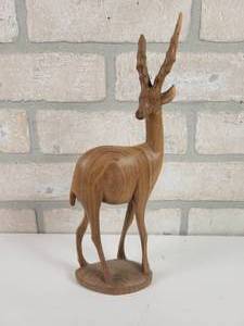 lot 498 image: Hand Carved Antelope - Made in Kenya