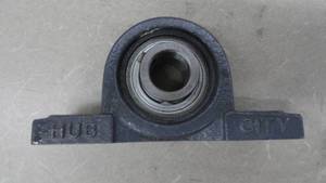 lot 82 image: 34 Bearing Block & Bearing set screws Hub City 04