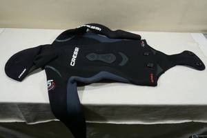 lot 261 image: Cressi Apnea 7mm Wet Suit Top - Large4
